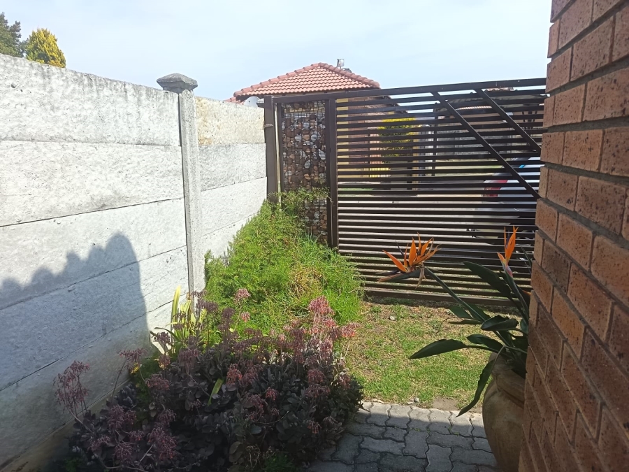 3 Bedroom Property for Sale in Waterval East North West